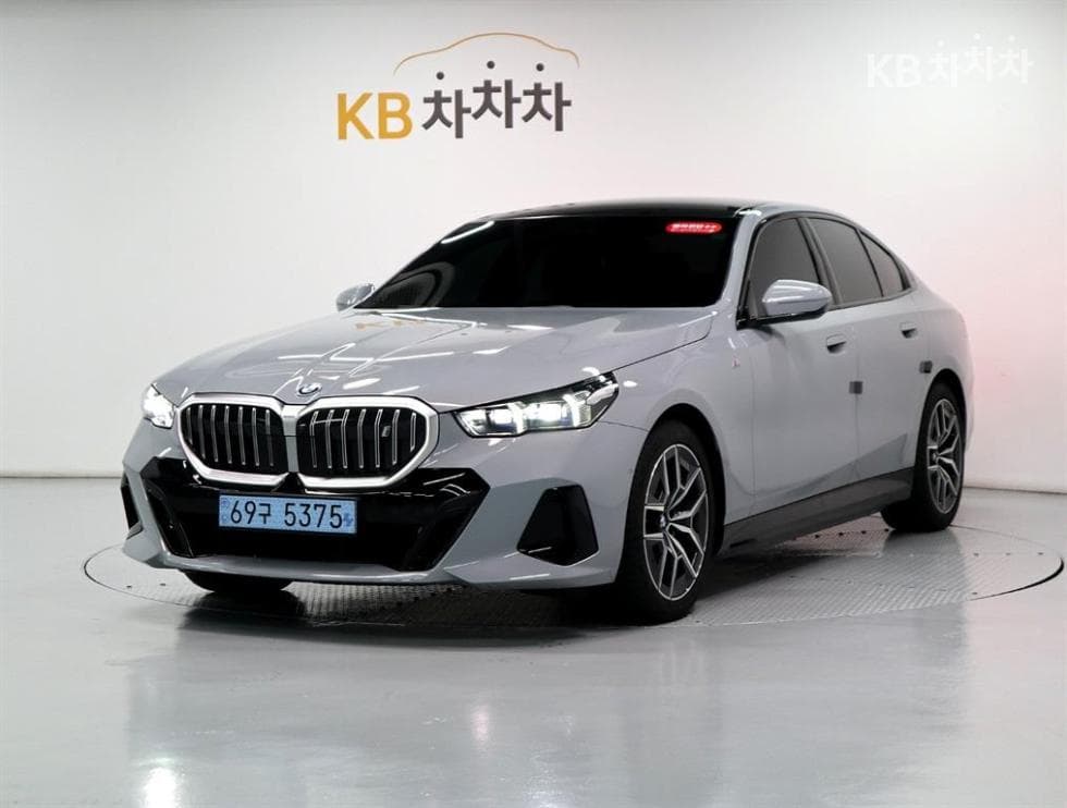 BMW i5