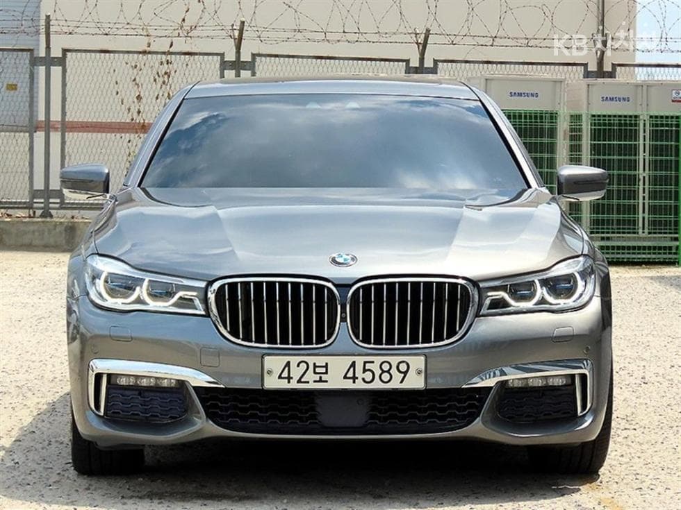 BMW 7-Series
