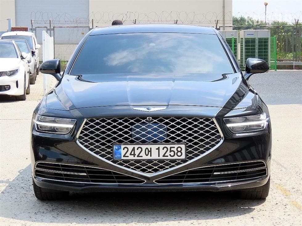 جينيسيس G90