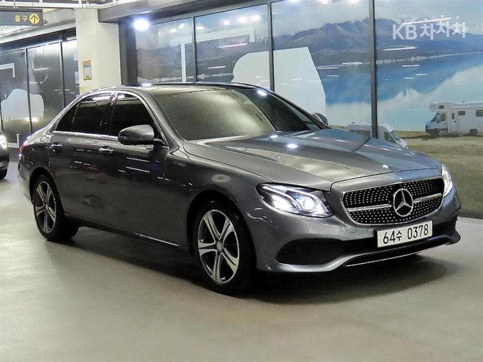 مرسيدس E-Class