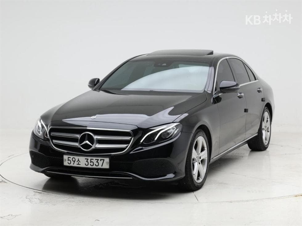 مرسيدس E-Class