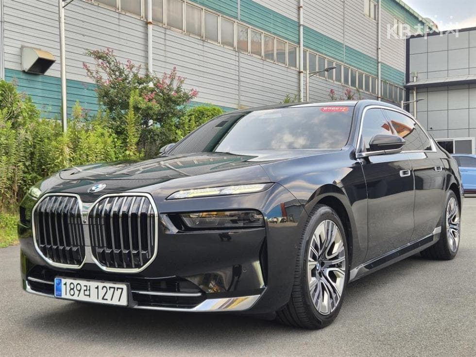 BMW 7-Series
