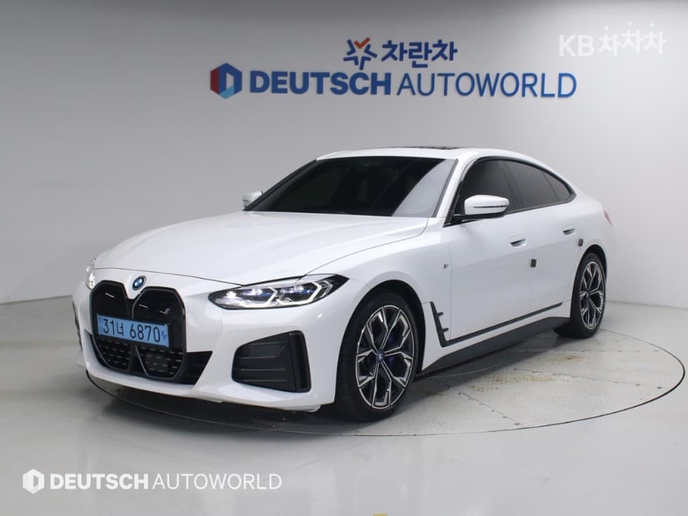 BMW i4