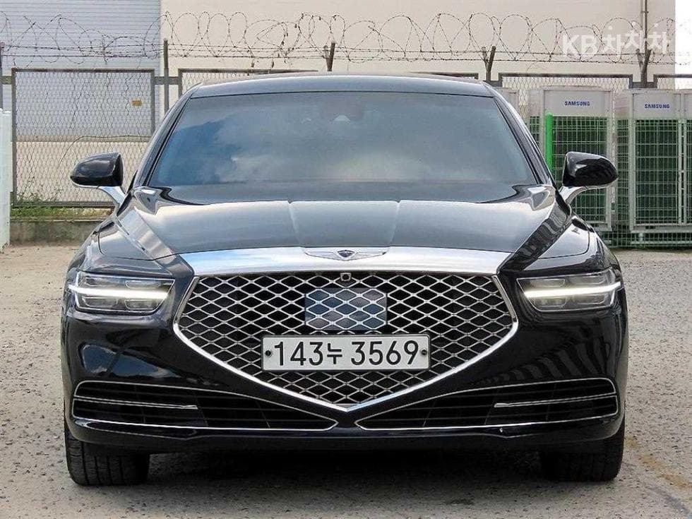 Genesis G90