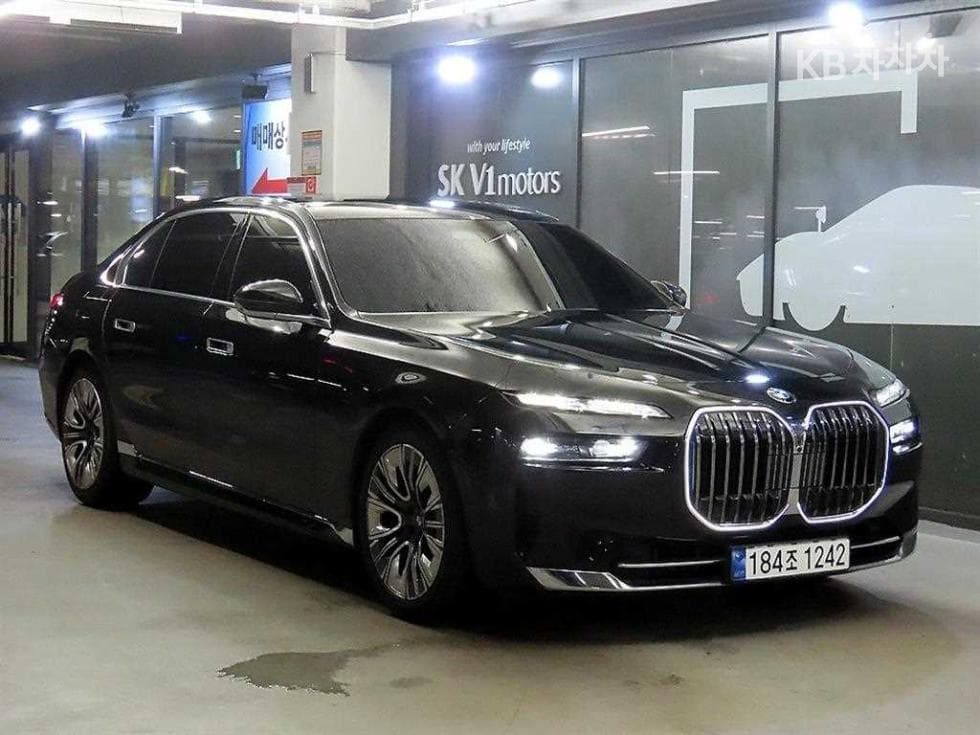 BMW 7-Series