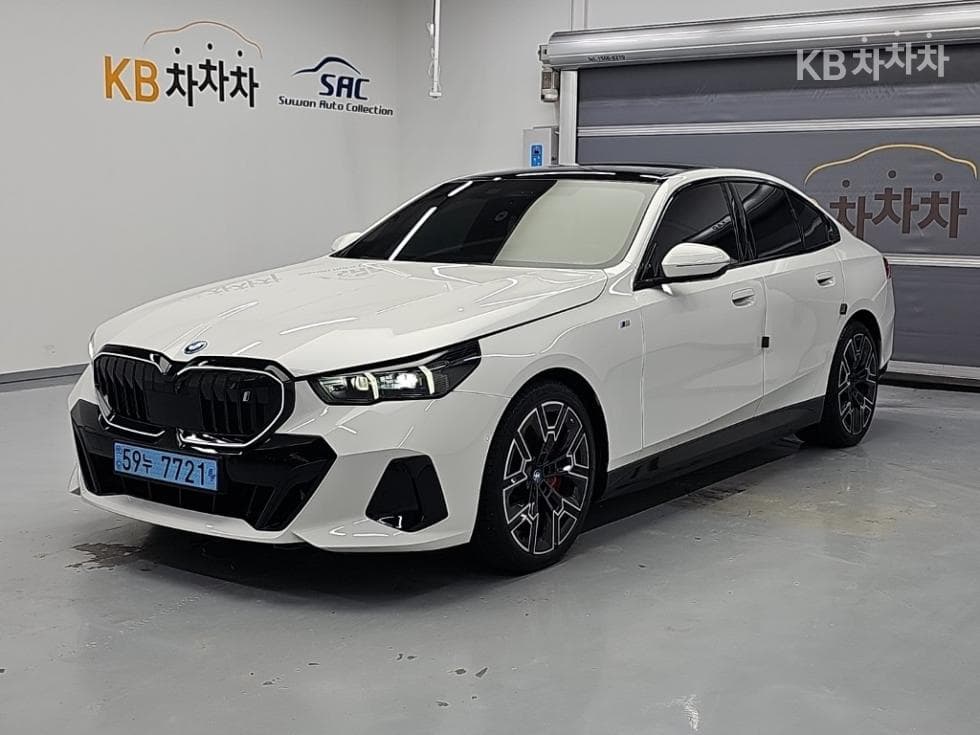 BMW i5
