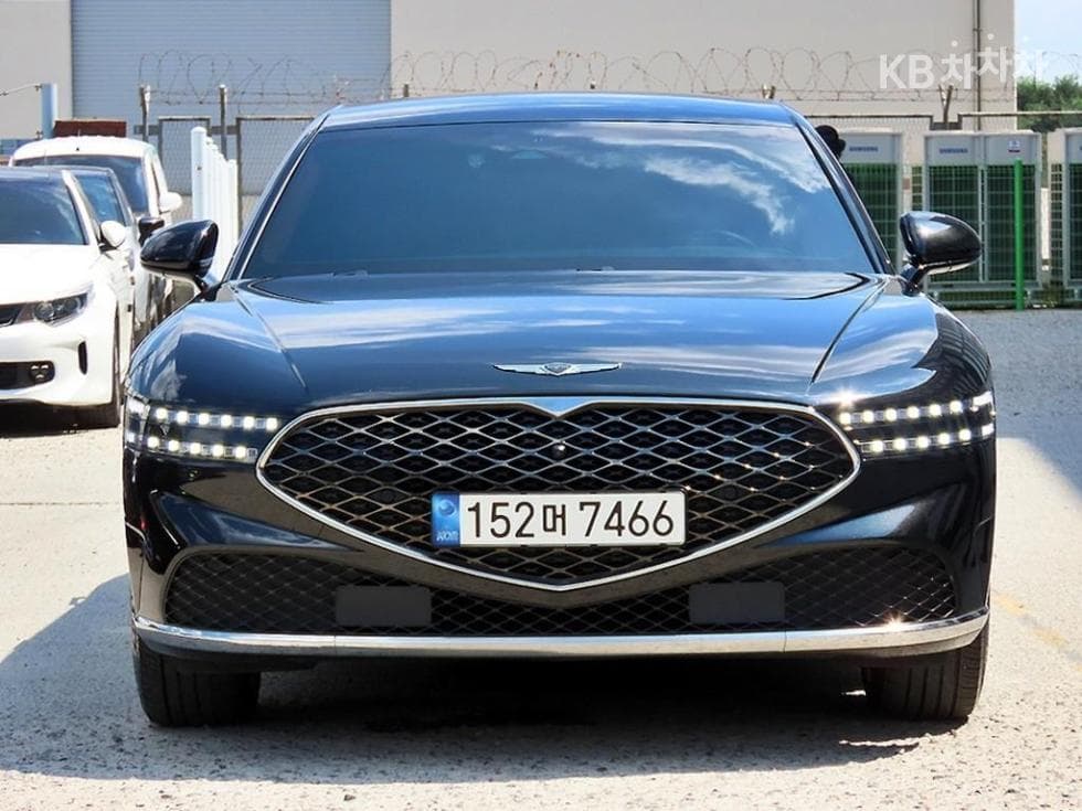 جينيسيس G90