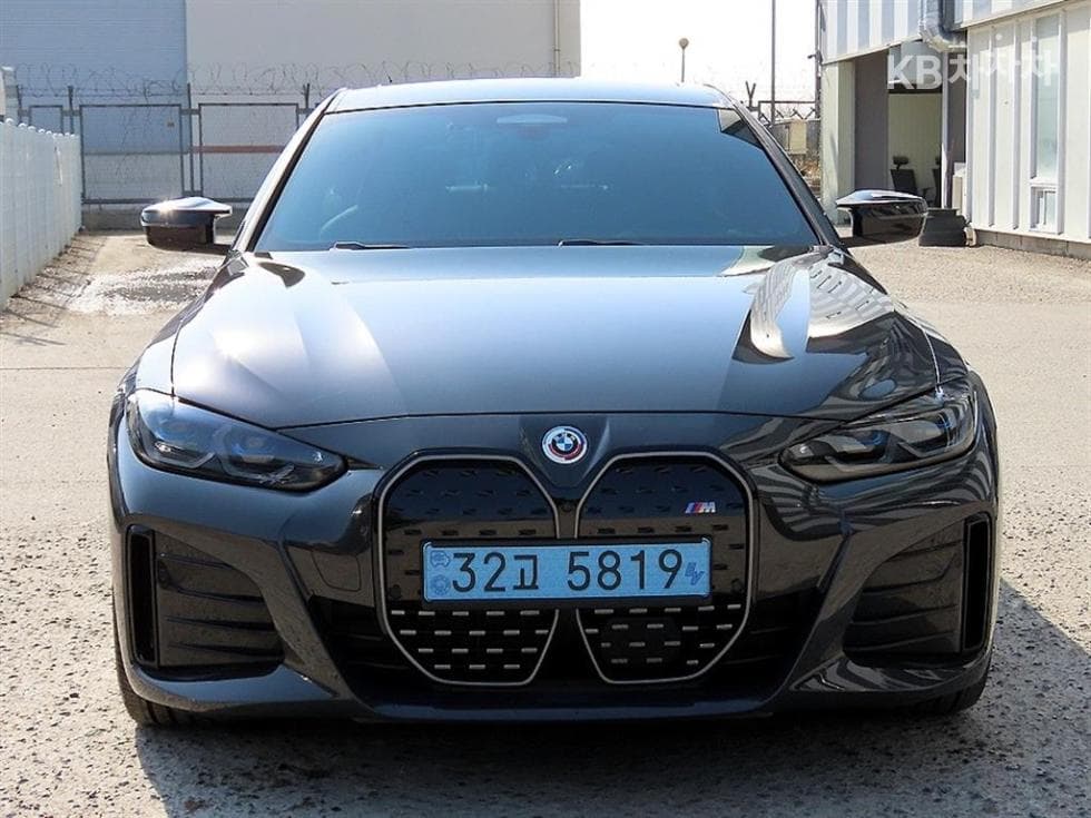 BMW i4