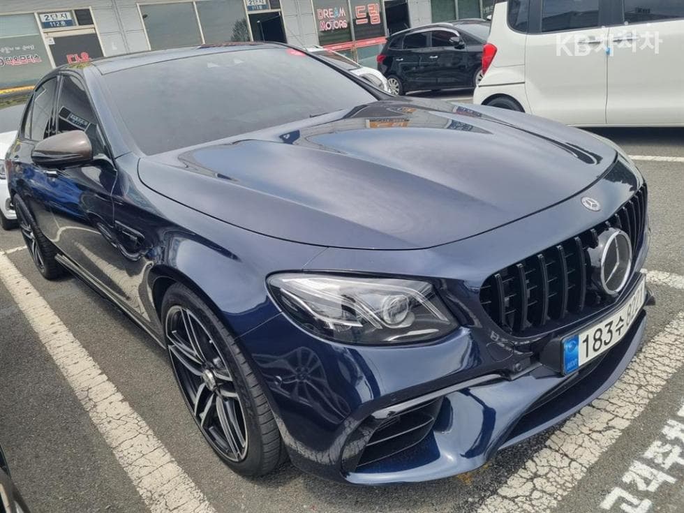 مرسيدس E-Class