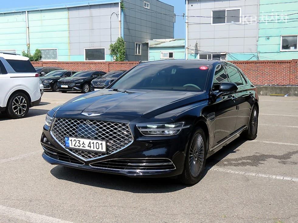 Genesis G90