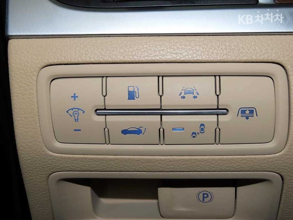 جينيسيس - G80 | 3.3 GDI AWD Premium Luxury 18