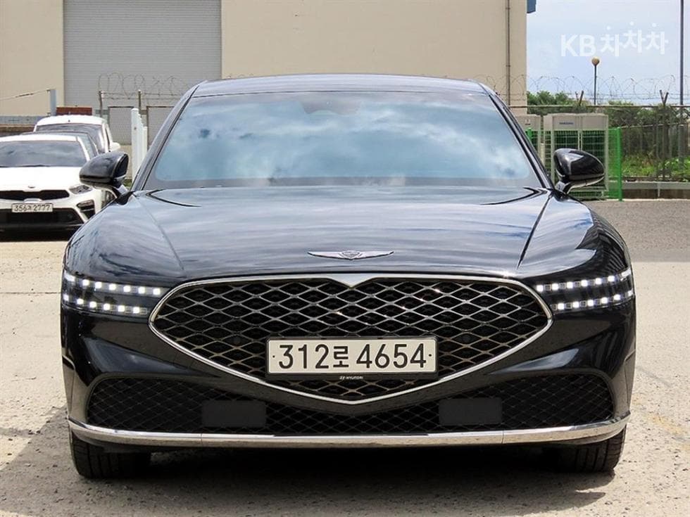 جينيسيس G90