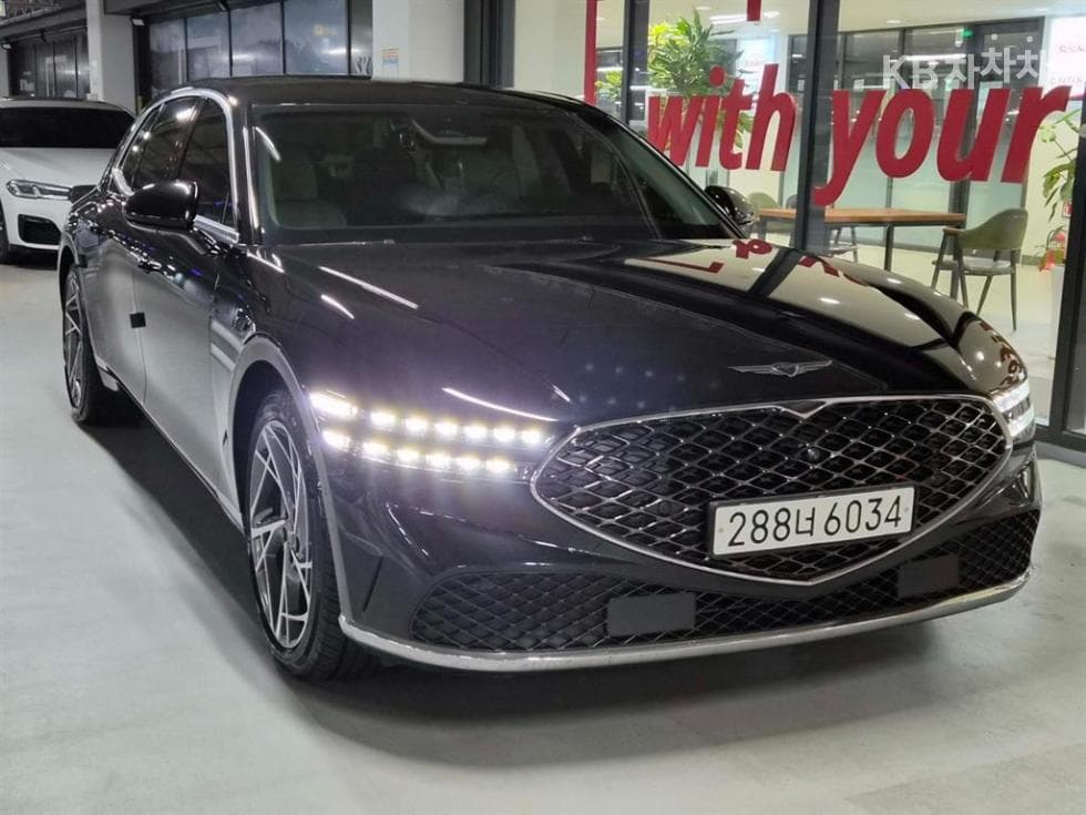 Genesis G90