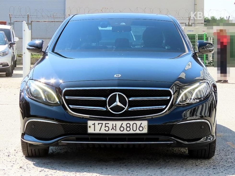 مرسيدس E-Class
