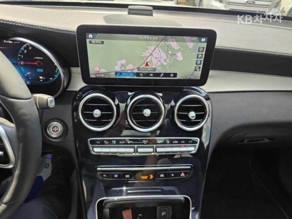 مرسيدس - GLC-Class | 300 4Matic 17
