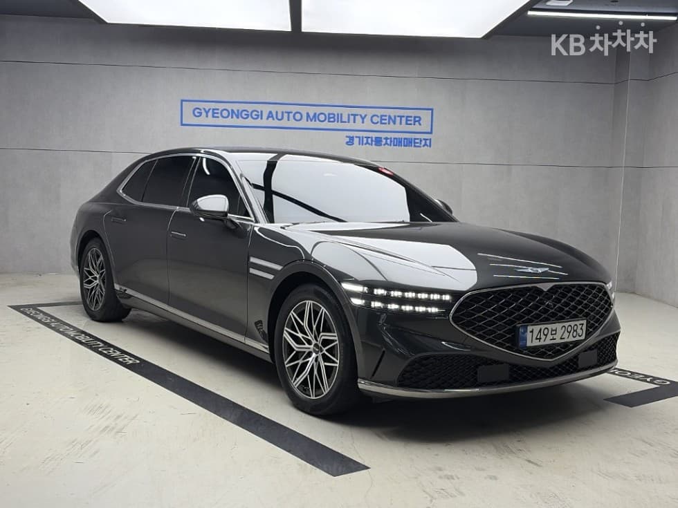 Genesis G90