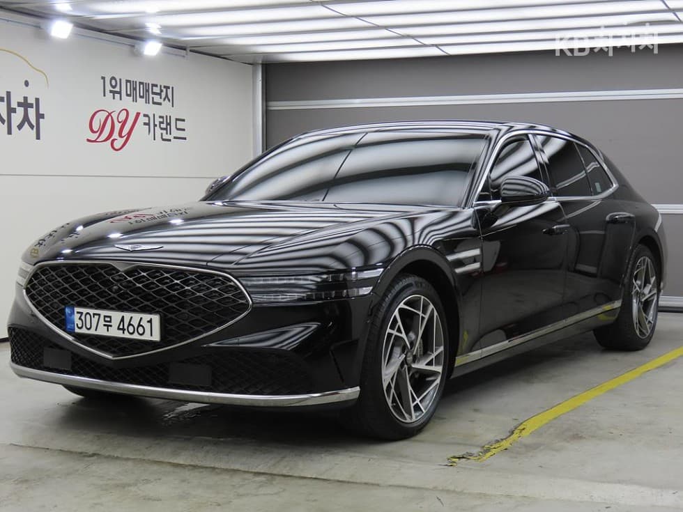 Genesis G90