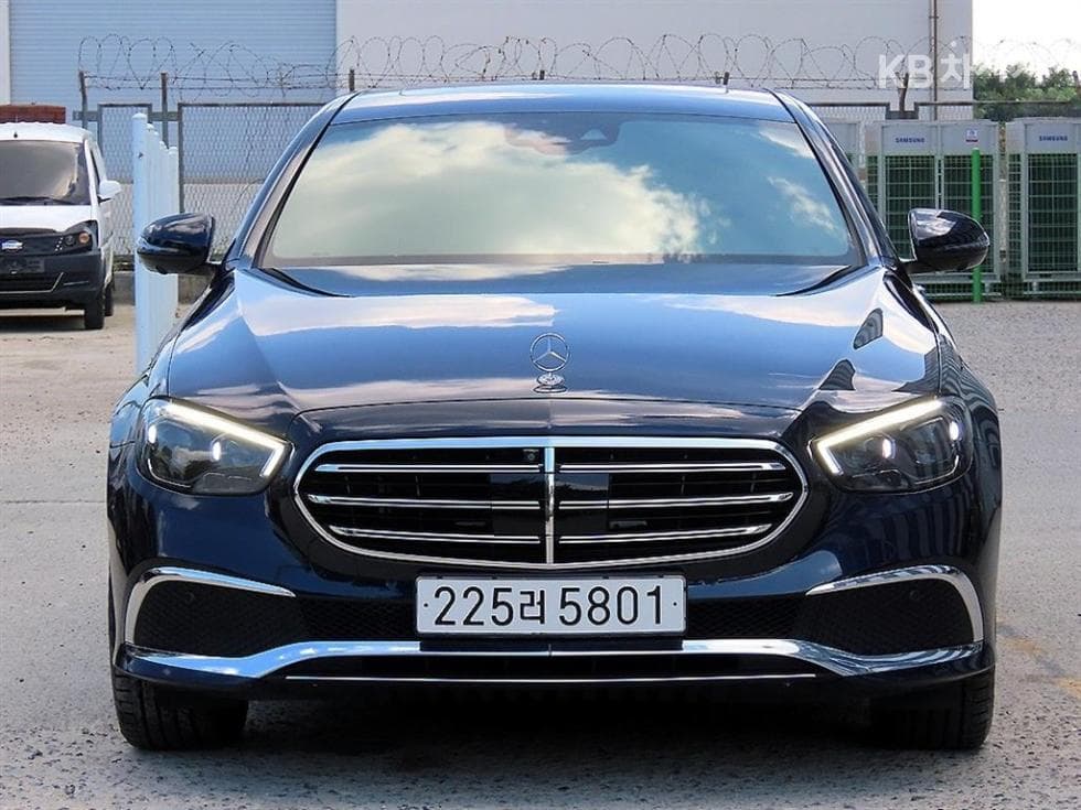مرسيدس E-Class