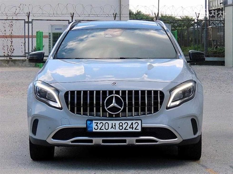 Mercedes-Benz GLA-Class