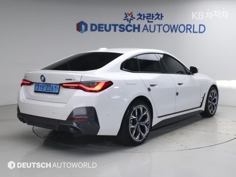 BMW - i4 | eDrive40 M Sport Pro 2