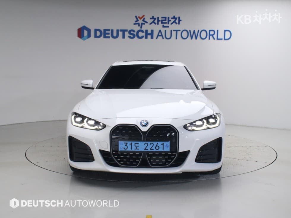 BMW - i4 | eDrive40 M Sport Pro 3