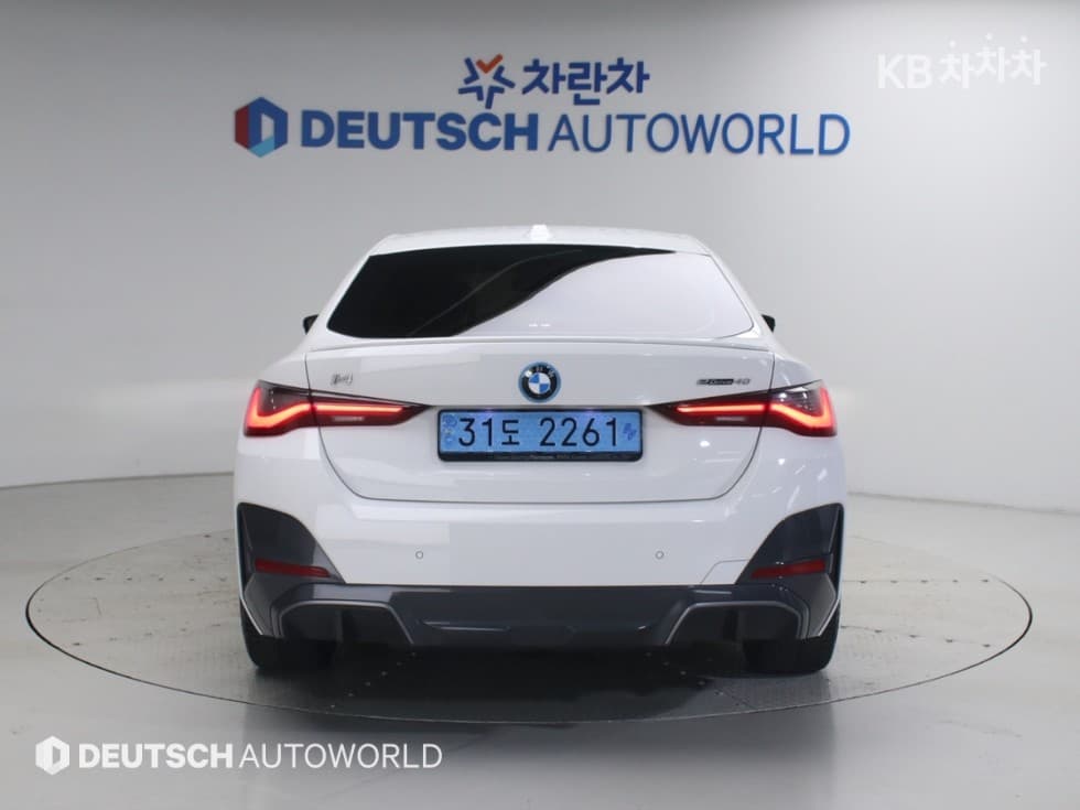 BMW - i4 | eDrive40 M Sport Pro 4