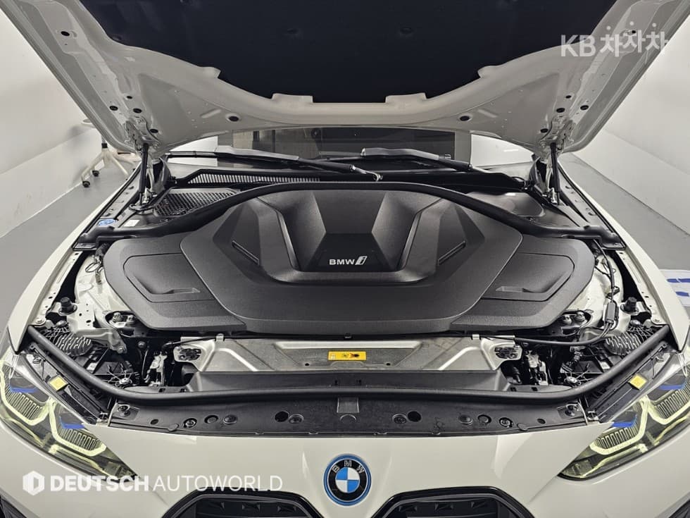 BMW - i4 | eDrive40 M Sport Pro 6