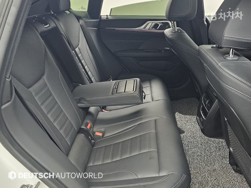 BMW - i4 | eDrive40 M Sport Pro 12