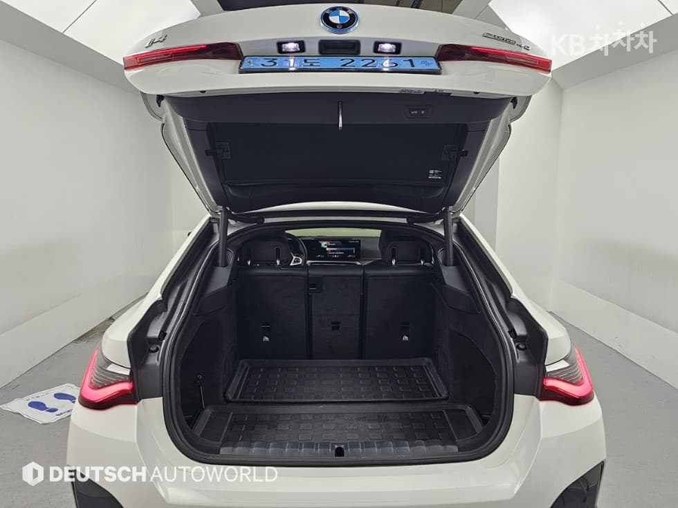 BMW - i4 | eDrive40 M Sport Pro 19