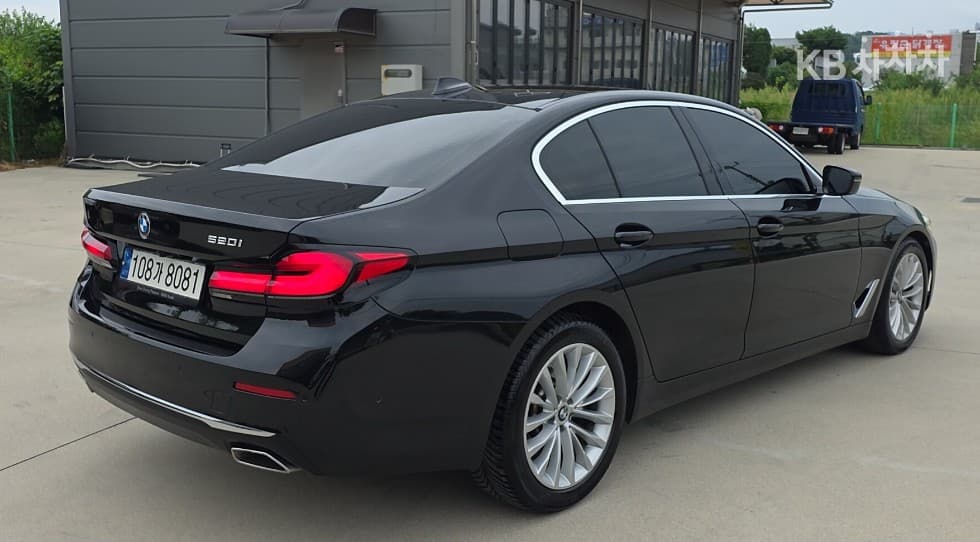 بي إم دبليو - 5-Series | All New 520 Luxury 5