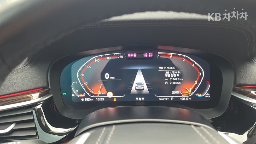 بي إم دبليو - 5-Series | All New 520 Luxury 15