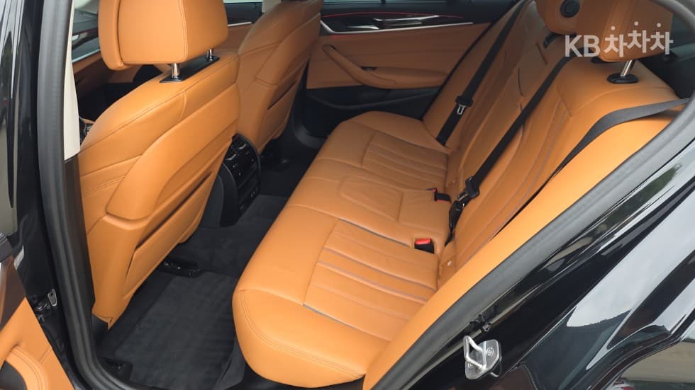 بي إم دبليو - 5-Series | All New 520 Luxury 21