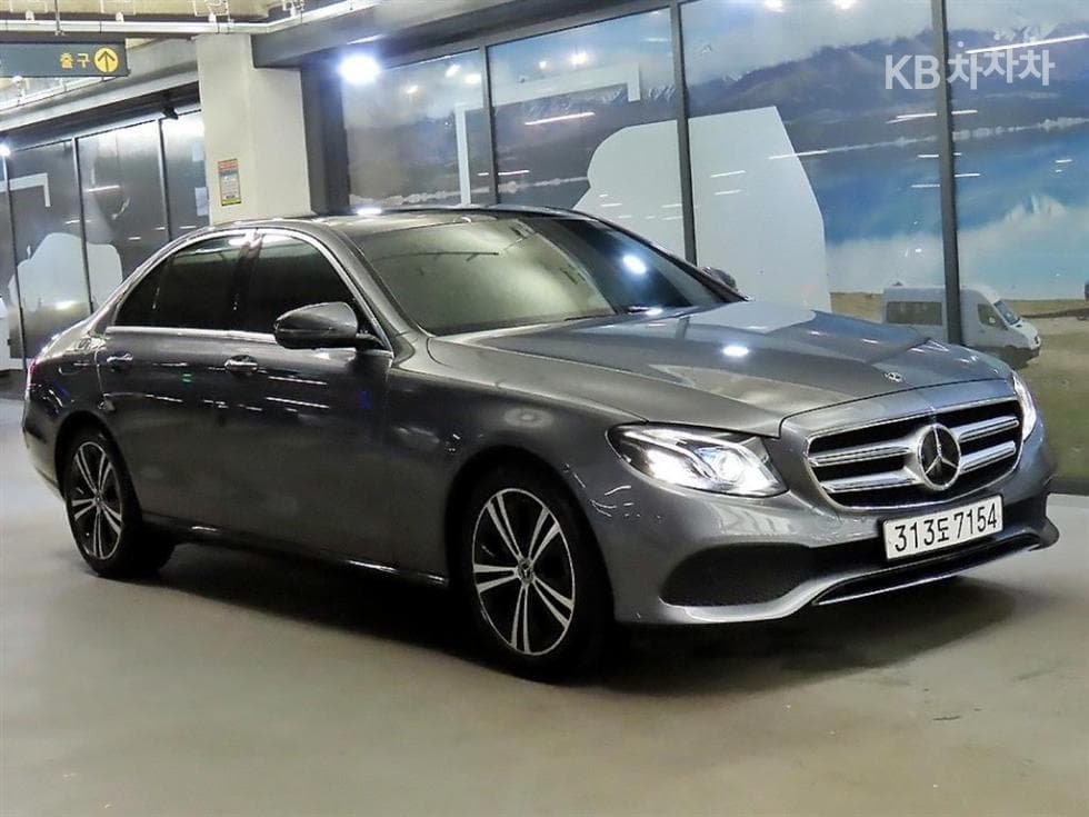 مرسيدس E-Class