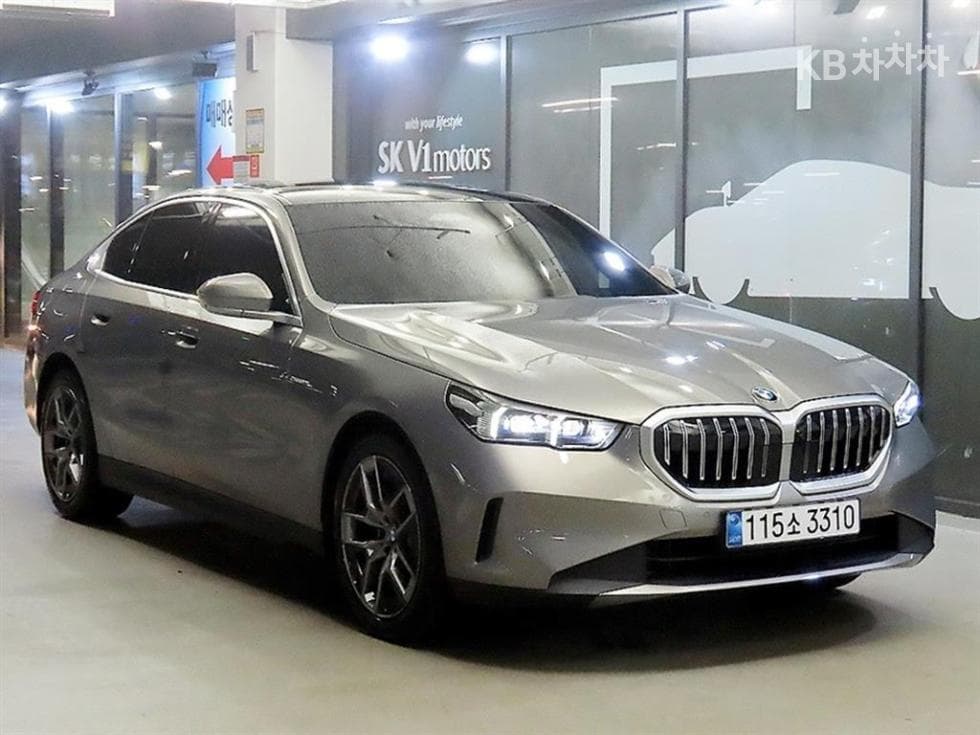 BMW 5-Series