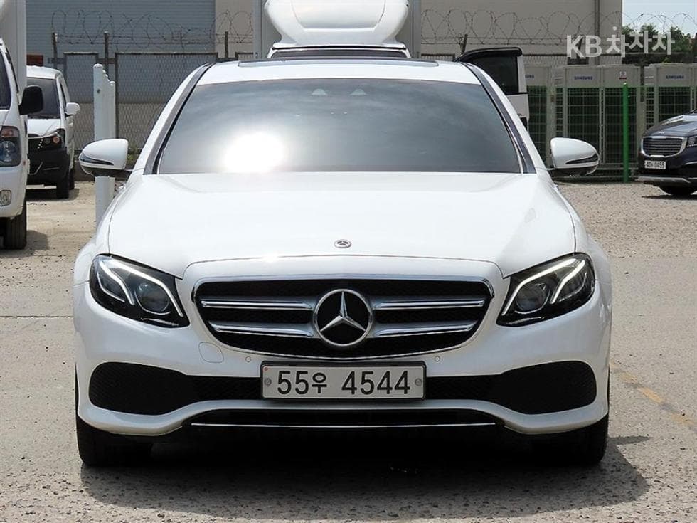 مرسيدس E-Class