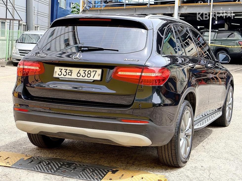 Mercedes-Benz - GLC-Class | 350 4Matic Base 4