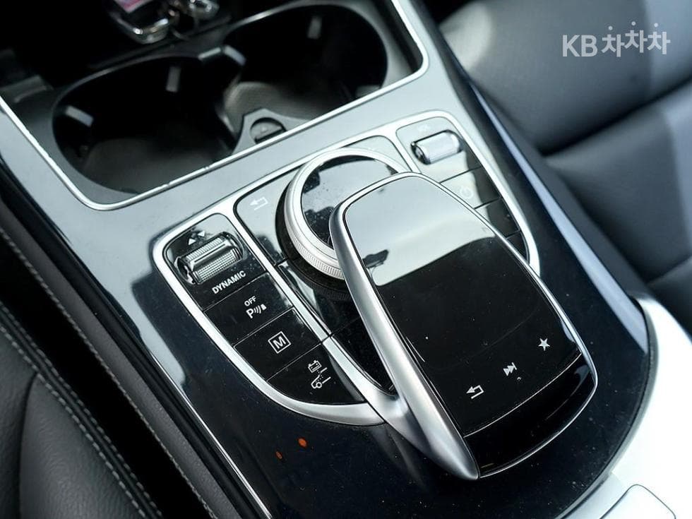 Mercedes-Benz - GLC-Class | 350 4Matic Base 11
