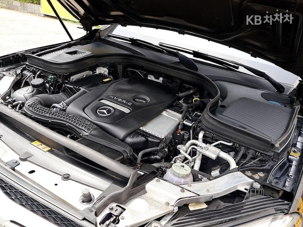 Mercedes-Benz - GLC-Class | 350 4Matic Base 18