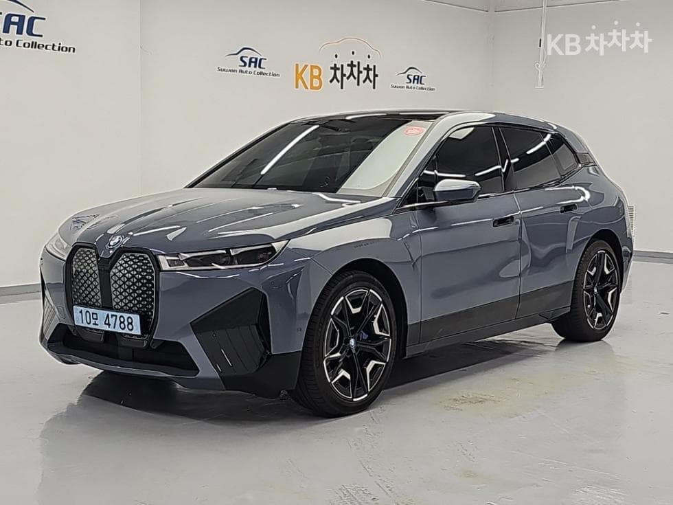 BMW iX