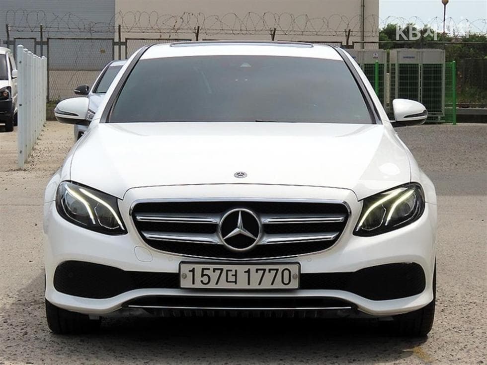 مرسيدس E-Class
