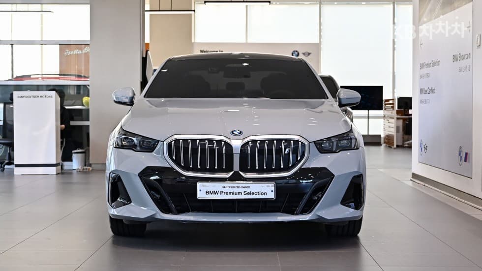 BMW i5