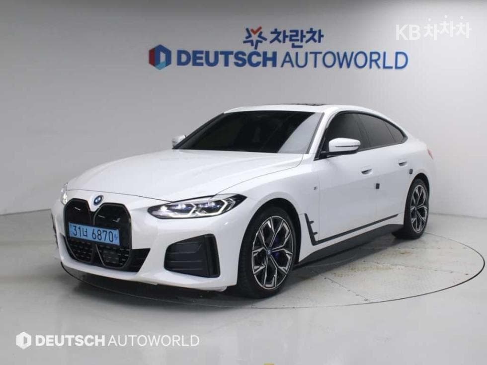 BMW i4