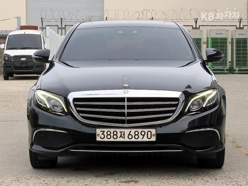 مرسيدس E-Class