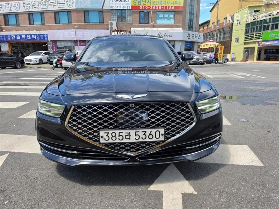 Genesis G90