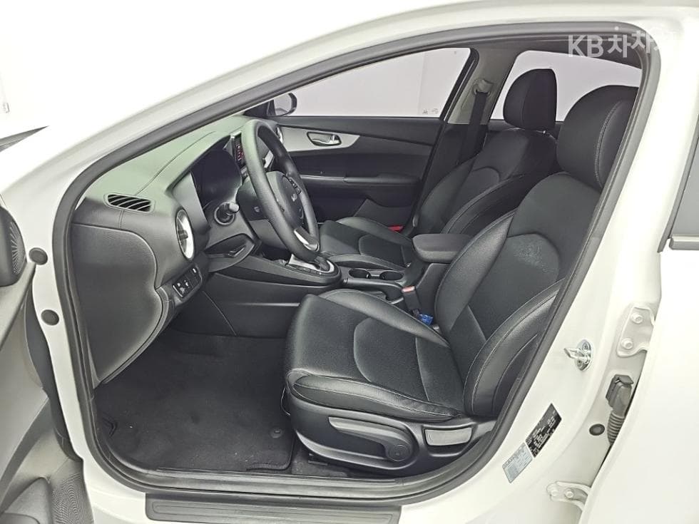 كيا - K3 | The New 1.6 Gasoline Trendy 11