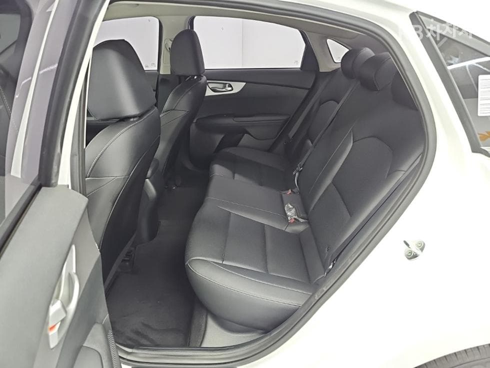 كيا - K3 | The New 1.6 Gasoline Trendy 12