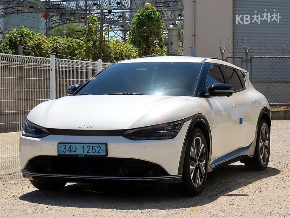 Kia - EV6 | Standard 2WD 2