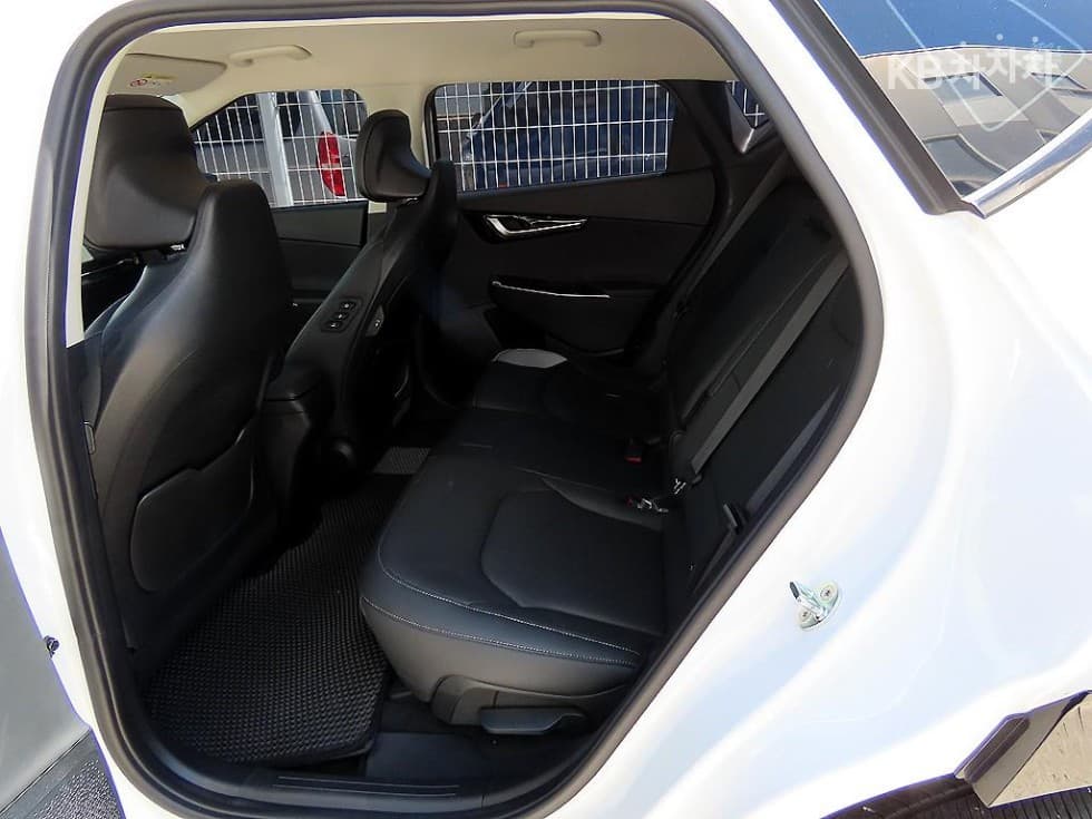 Kia - EV6 | Standard 2WD 6