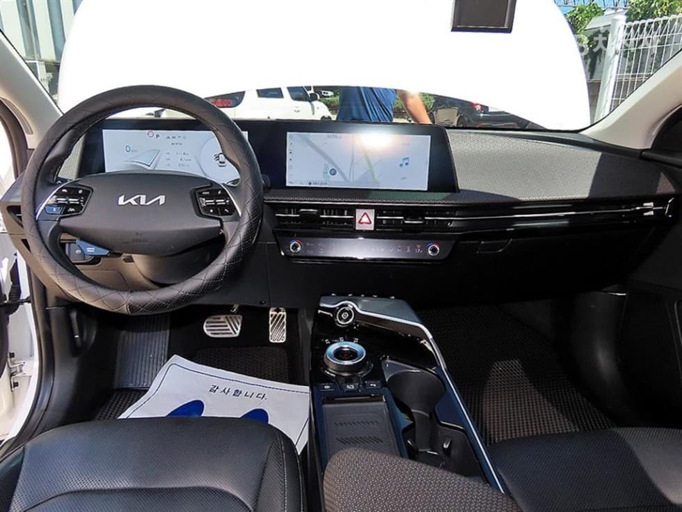 Kia - EV6 | Standard 2WD 7