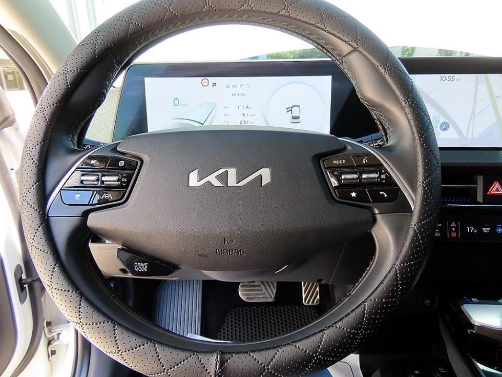 Kia - EV6 | Standard 2WD 8